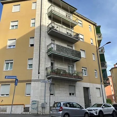 Athena Center Apartmán *
