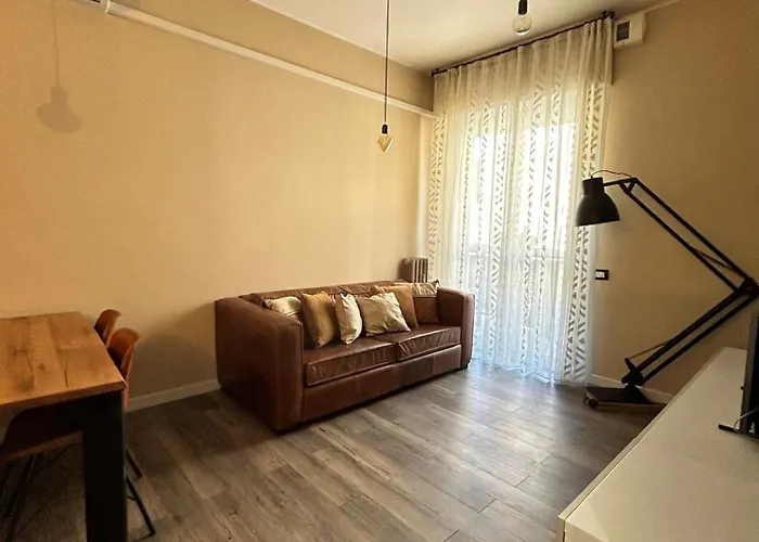 Athena Center Апартаменти Бергамо