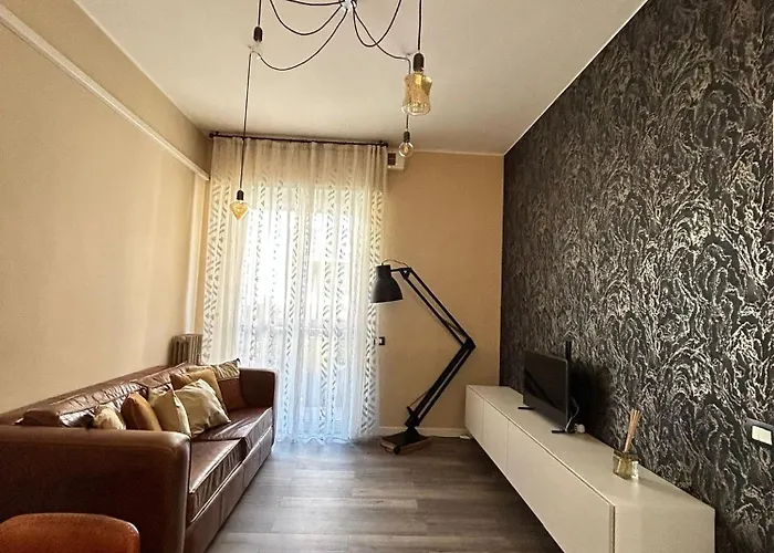 Апартаменти Athena Center